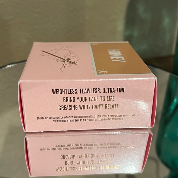 Jeffree Star Luminous Setting Powder, in shade Honey, NEW! - Picture 7 of 8